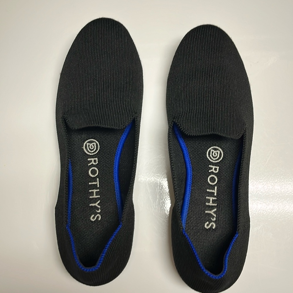 Rothy’s Black The Lounge Loafer Size 7.5 in very good used condition.